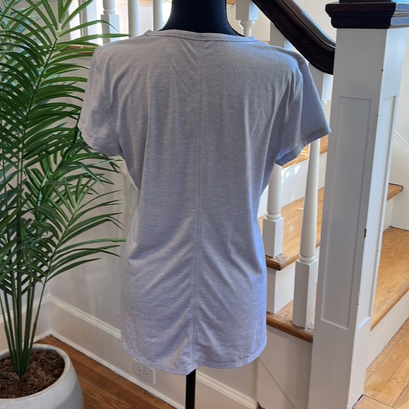 Old Navy Active Go Dry TWO LARGE SHIRTS One is light gray, one is charcoal gray - Picture 6 of 7